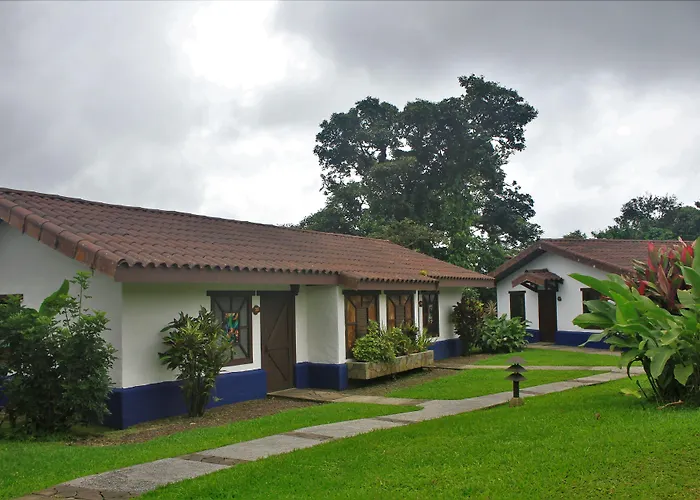 Villa Blanca Cloud Forest Hotel & Retreat